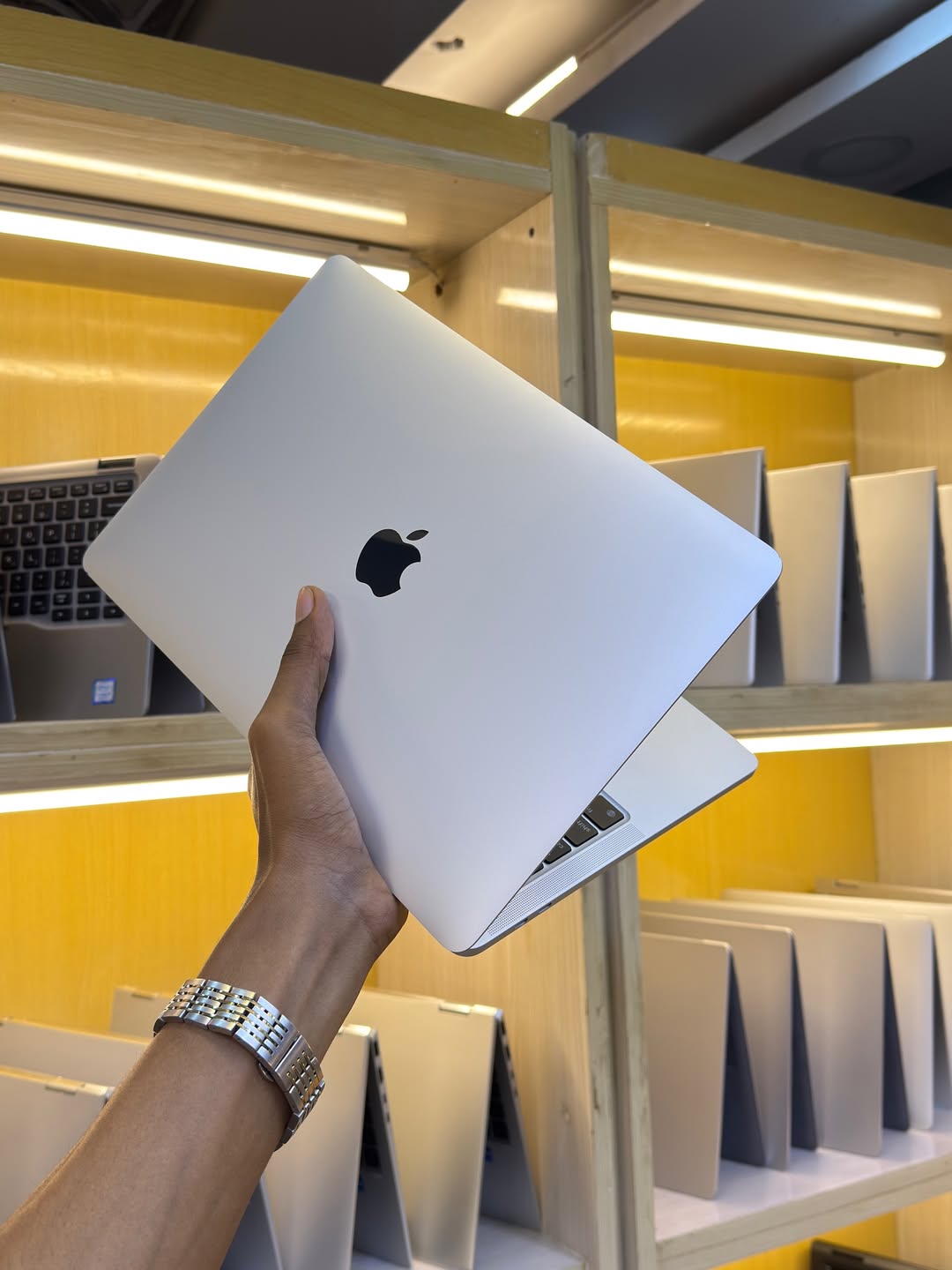 Apple MacBook Pro 2020 - M1 Chip – 8GB Ram - 256GB SSD - 13 Inch - Image 3