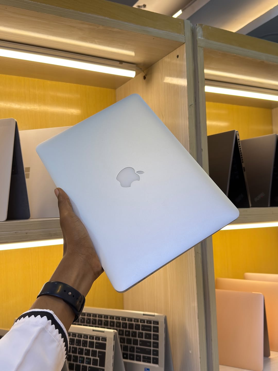 UK USED: Apple MacBook Air 2015 - Core i5 – 4GB Ram - 126GB SSD - 11inch - Image 6