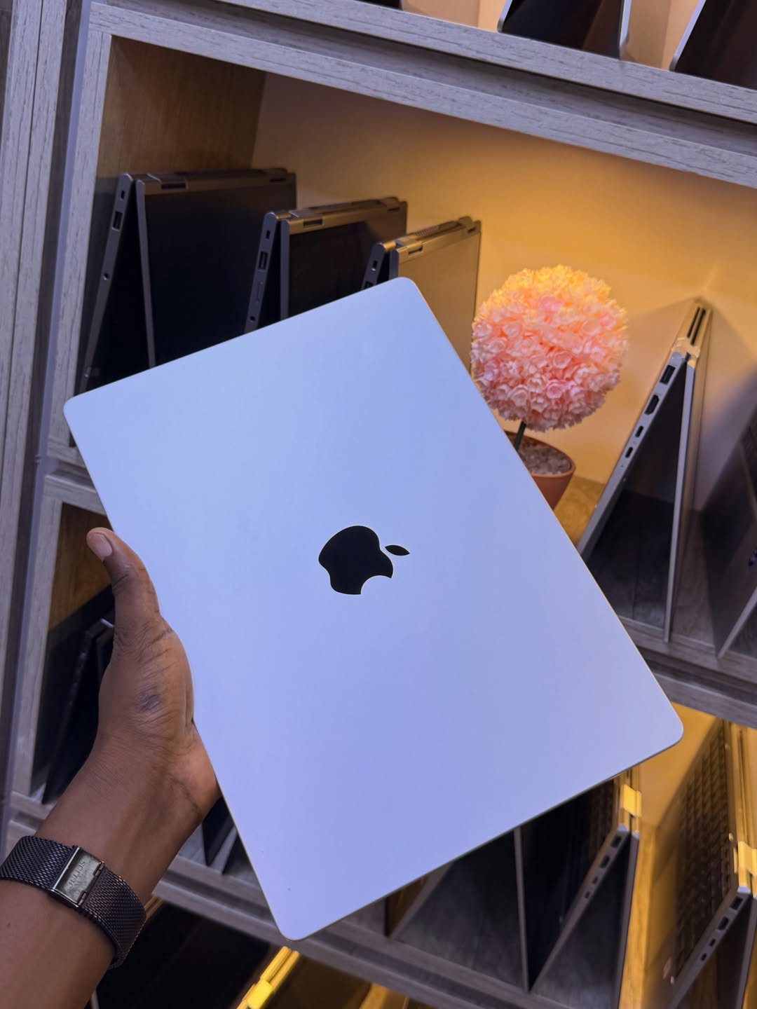 Apple MacBook Pro 2021 - M1 Chip – 16GB Ram - 1TB SSD - 14 inch