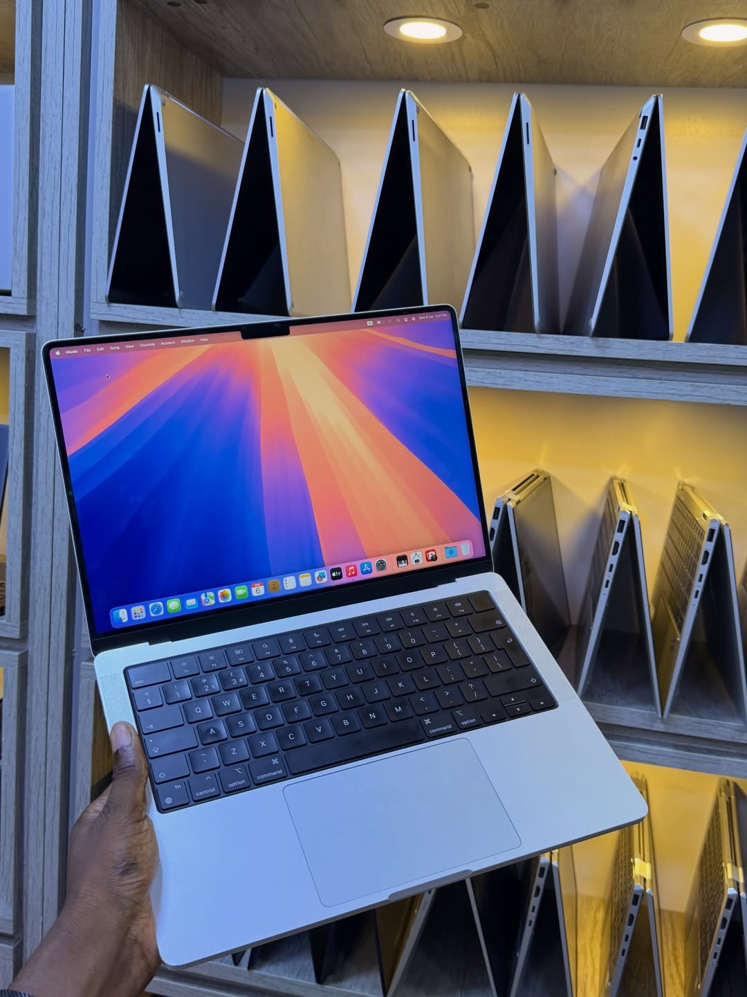 Apple MacBook Pro 2021 - M1 Chip – 16GB Ram - 1TB SSD - 14 inch - Image 4