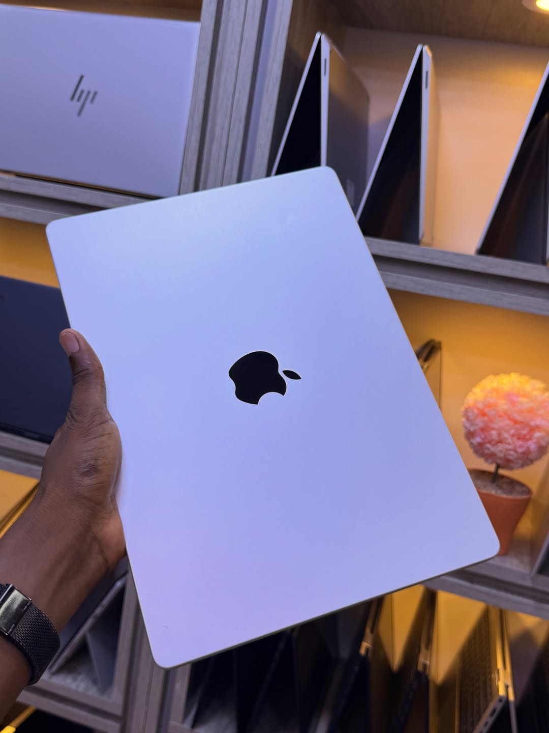 Apple MacBook Pro 2021 - M1 Chip – 16GB Ram - 1TB SSD - 14 inch - Image 3