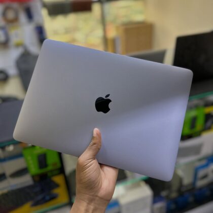 UK USED: Apple MacBook Pro 2019 – Core i5 – 8GB Ram – 256GB SSD – Touchbar