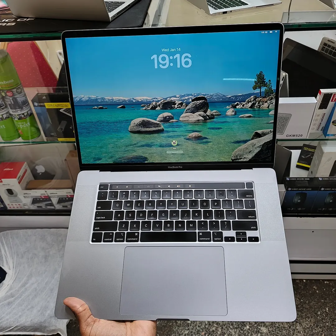 UK USED: Apple MacBook Pro 2019 - Core i9 – 16GB Ram - 512GB SSD - 4k Retinal Display