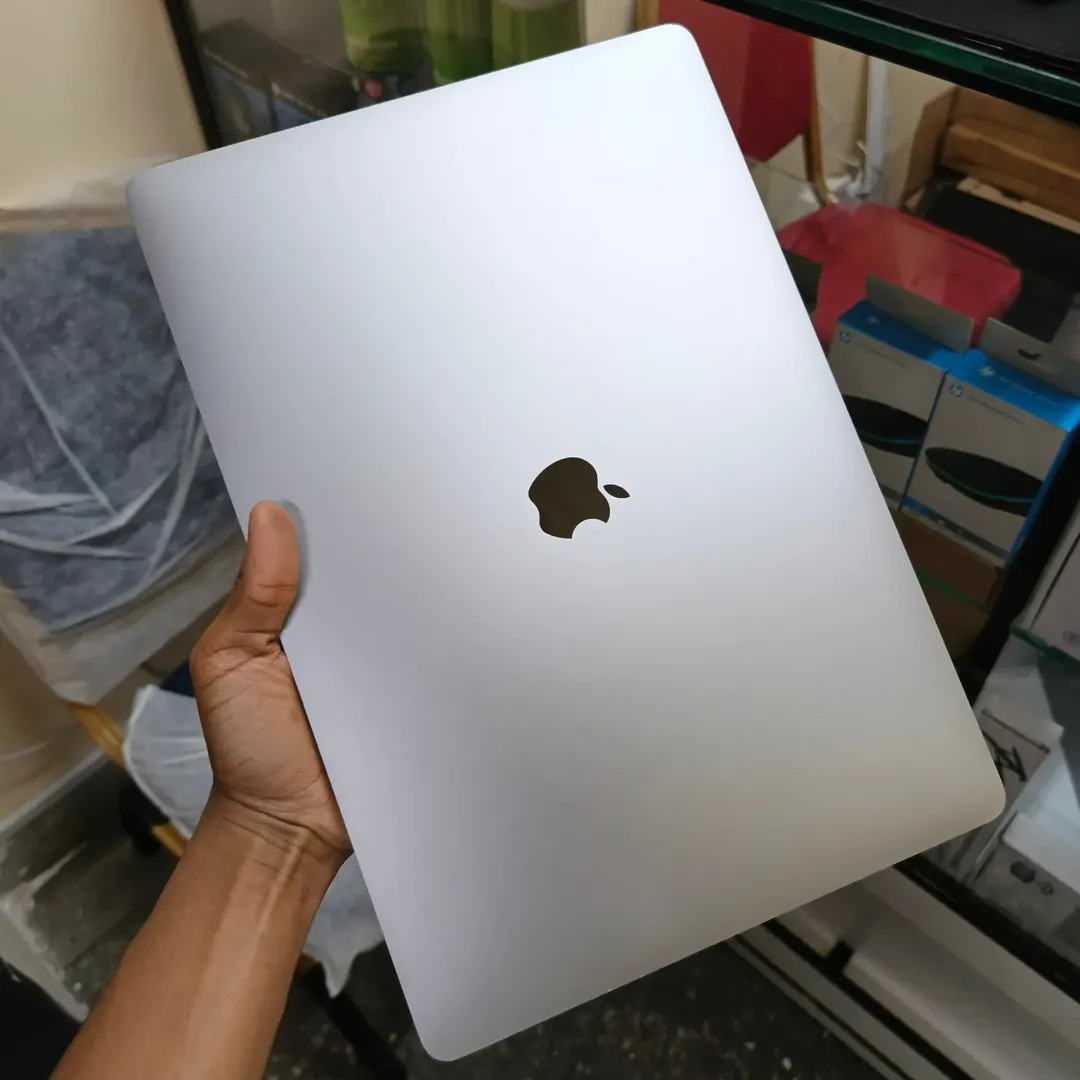 UK USED: Apple MacBook Pro 2019 - Core i9 – 16GB Ram - 512GB SSD - 4k Retinal Display - Image 2
