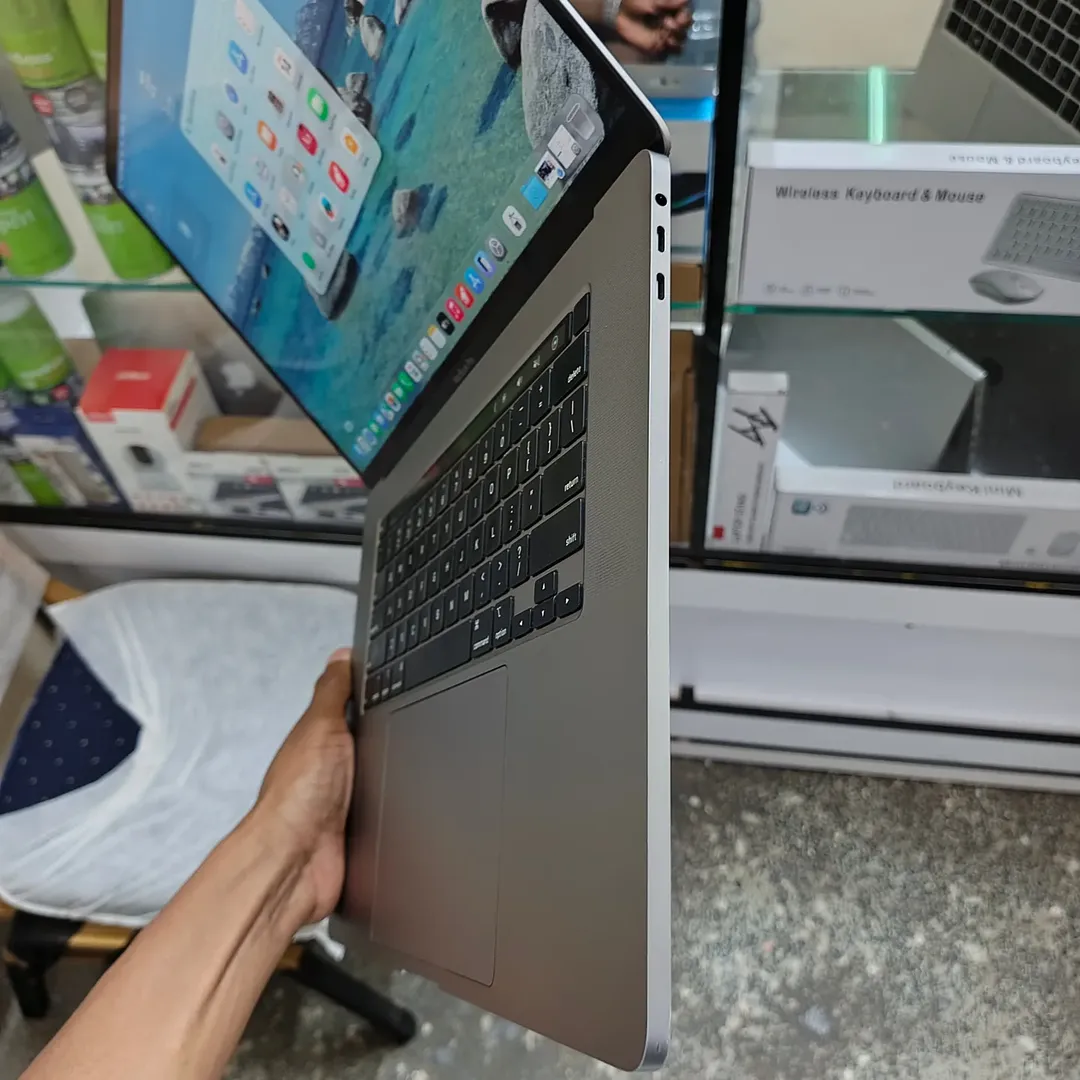 UK USED: Apple MacBook Pro 2019 - Core i9 – 16GB Ram - 512GB SSD - 4k Retinal Display - Image 5