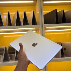 UK USED: Apple MacBook Pro 2017 - Core i5 – 8GB Ram - 256GB SSD - 13inch