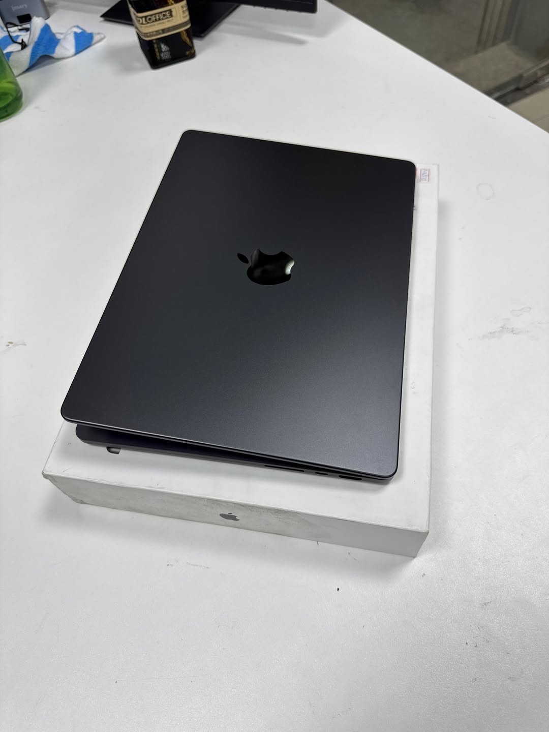 Apple MacBook Pro 2024 | M4 Pro | 24GB RAM | 512GB SSD | 14-Inch | UK Fairly Used - Image 4