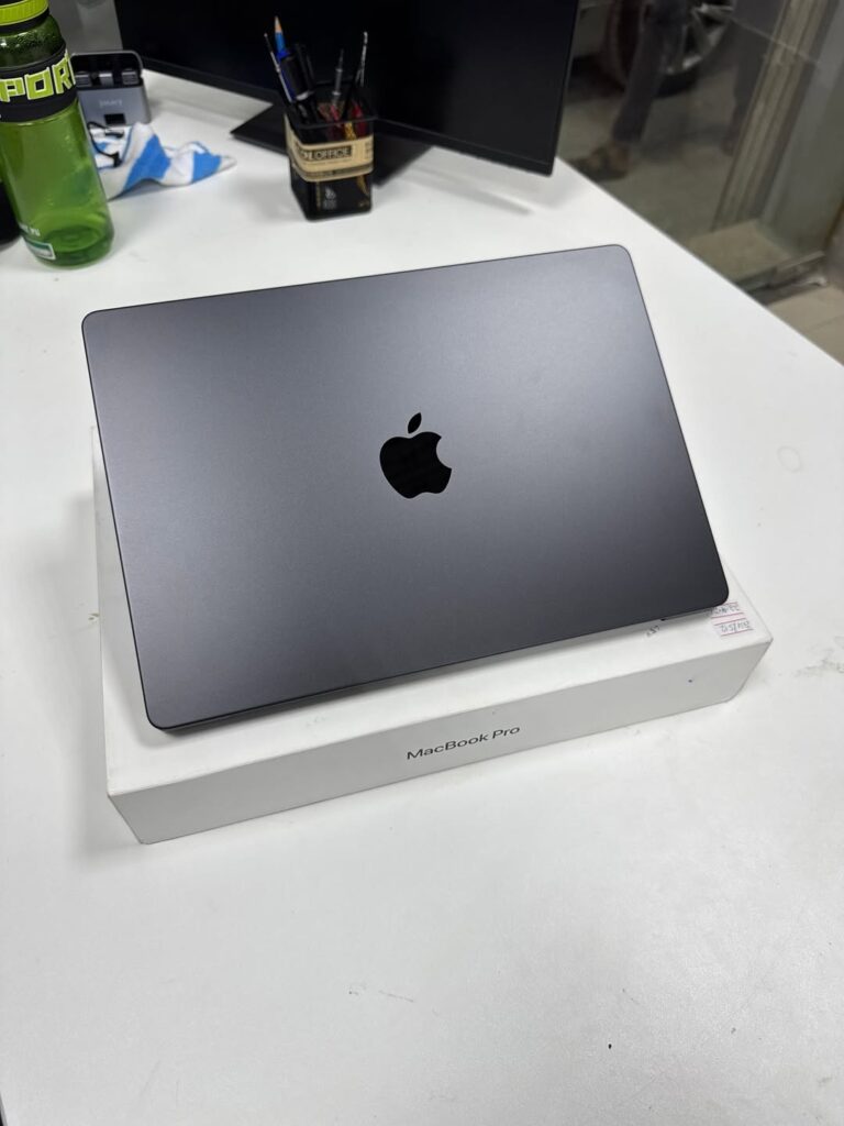 Apple MacBook Pro 2024 | M4 Pro | 24GB RAM | 512GB SSD | 14-Inch | UK Fairly Used