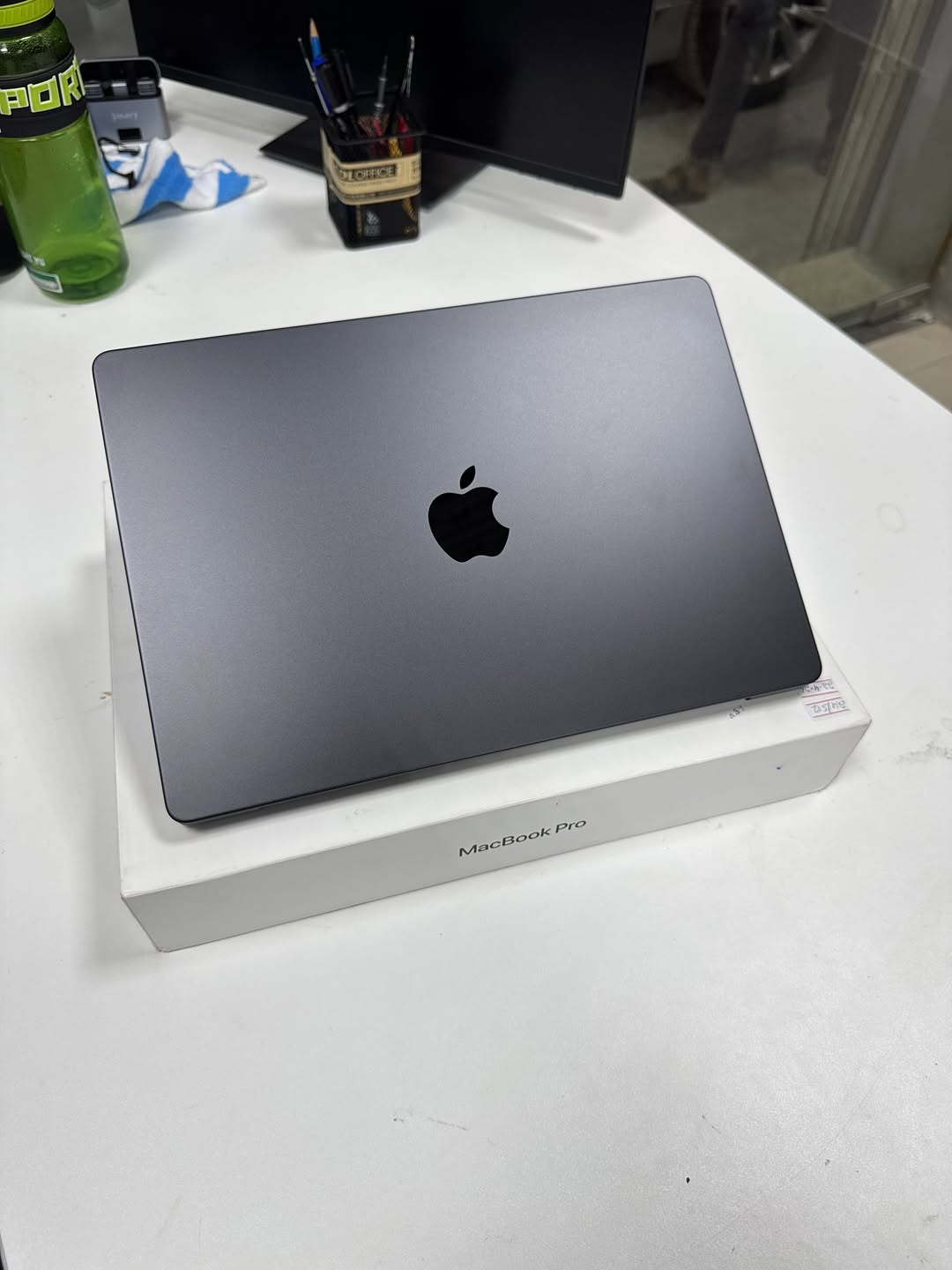 Apple MacBook Pro 2024 | M4 Pro | 24GB RAM | 512GB SSD | 14-Inch | UK Fairly Used