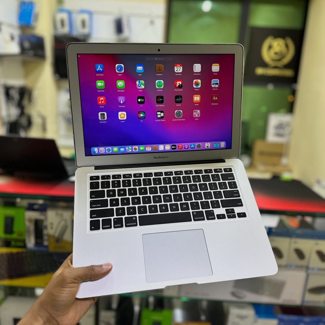 UK USED: Apple MacBook Air 2017 - Core I5 – 8GB Ram - 128GB SSD