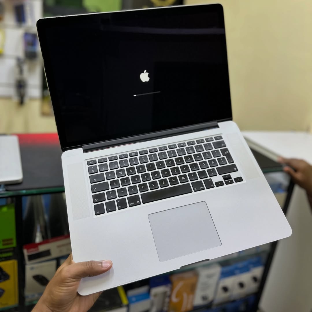 UK USED: Apple MacBook Pro 2015 - Core i7 – 16GB Ram - 512GB SSD - 15 inch - Image 8
