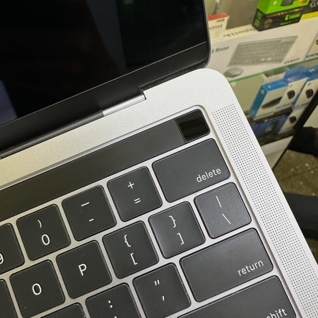 UK USED: Apple MacBook Pro 2019 - Core i5 – 8GB Ram - 256GB SSD - Touchbar - Image 7