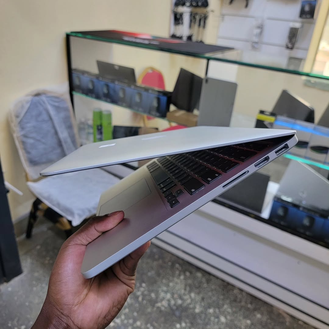 UK USED: Apple MacBook Pro 2015 – Core i5 – 8GB Ram – 256GB SSD – 13 inch - Image 4