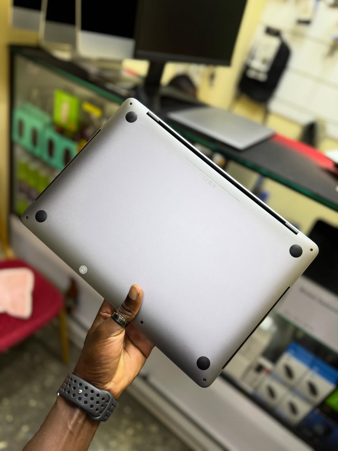UK USED: Apple MacBook Pro 2020 - Core I7 – 32GB Ram - 512GB SSD