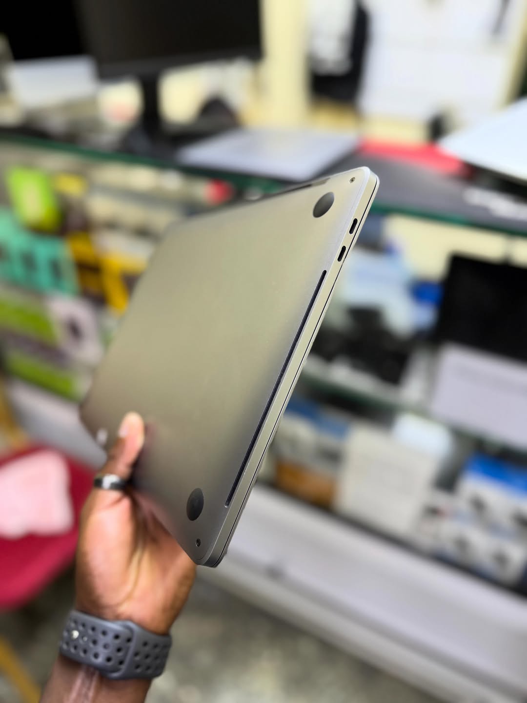 UK USED: Apple MacBook Pro 2020 - Core i7 – 32GB Ram - 512GB SSD - Touchbar - Image 7